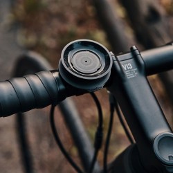 FIDLOCK-VACUUM-handlebar-base-outdoor-am-lenker-von-oben_800x800